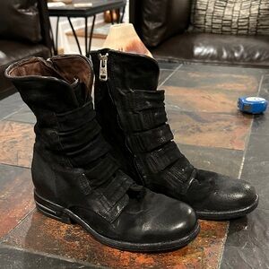 AS98 Black Leather Zipper Boots
EUC-worn only few times